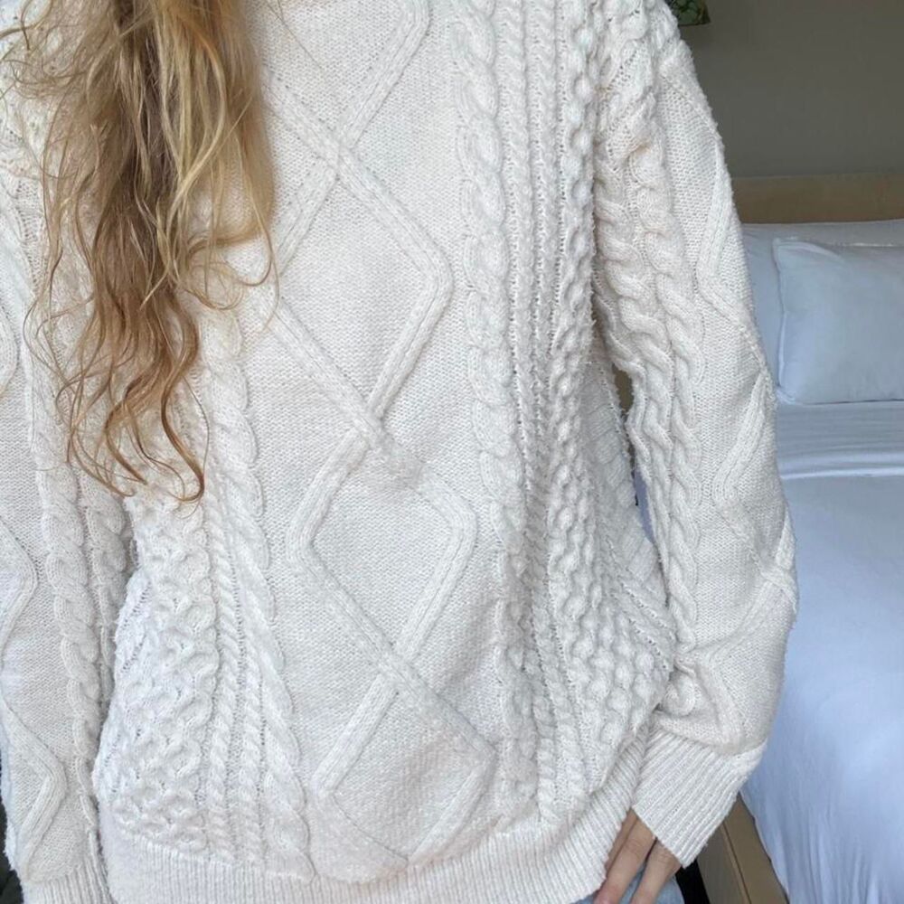 Unbranded Women's Cream and White Jumper